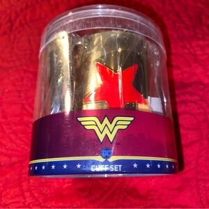 DC Comics Wonder Woman Cuff Set